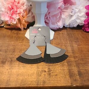 Paparazzi Elegant Black and Gray Layered Earrings